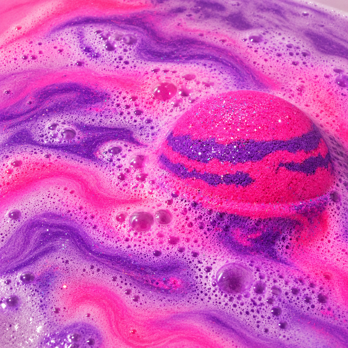 Berry Bliss Bath Bomb - Hot Mess Body